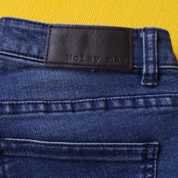 Stretchy skinny Jean - Picture 2 of 5